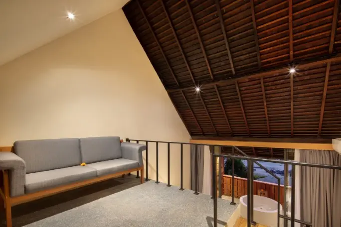 Mezzanine Suite Room