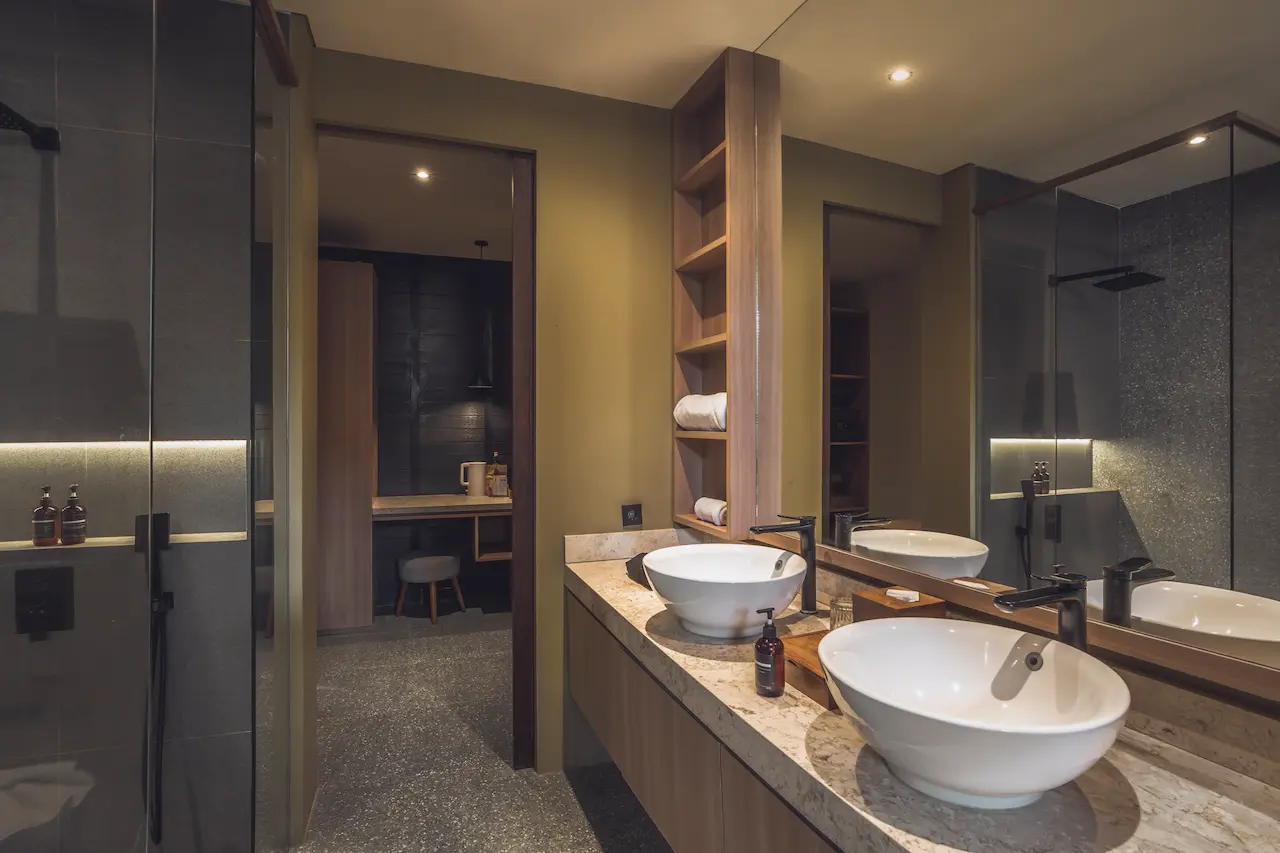 Homey Comfort Suite Room
