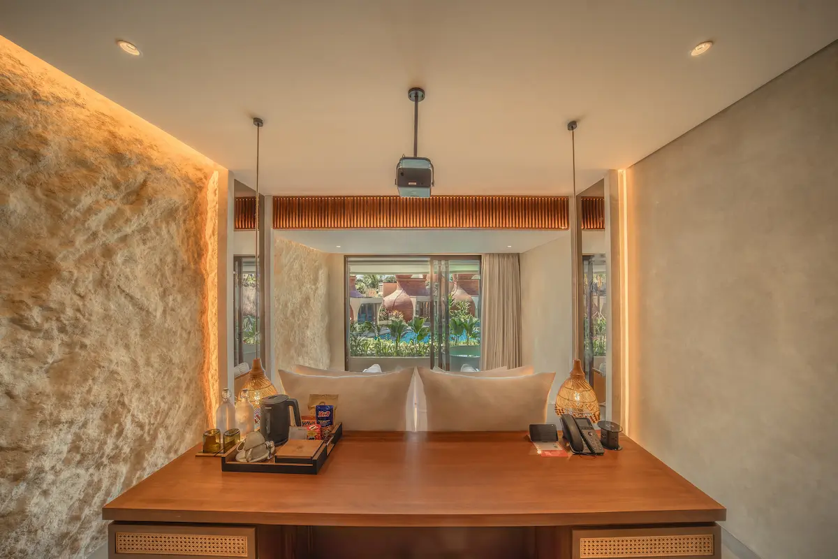 Suite Pool View
