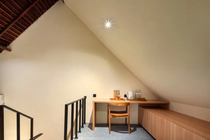 Mezzanine Suite Room