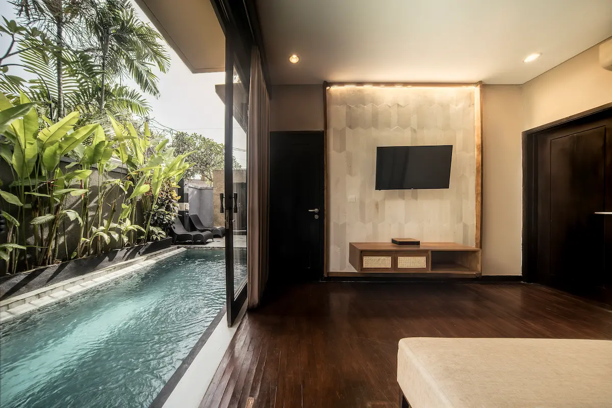 One Bedroom with Private Pool and Bathtub