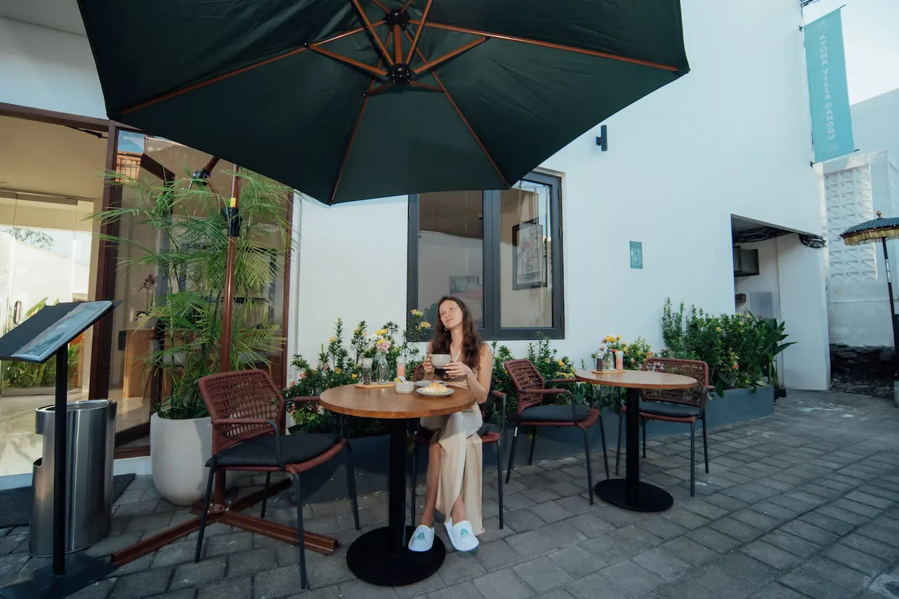 Ayona Cafe