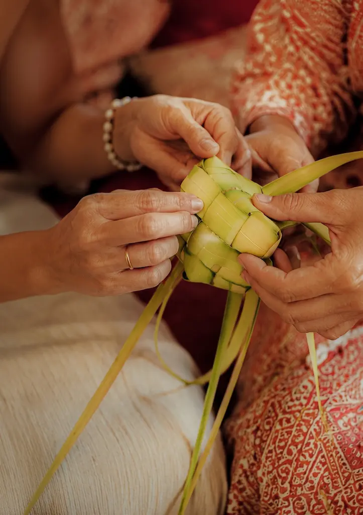 Balinese Ngulat Tipat