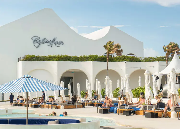 Free Entrance & Special Benefits at Cafe Del Mar