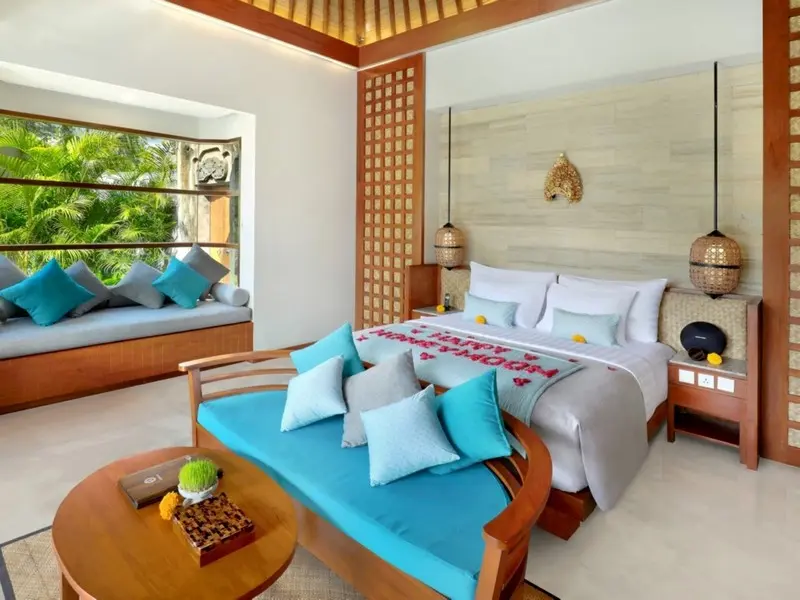 SPECIAL WORDING ON THE BED