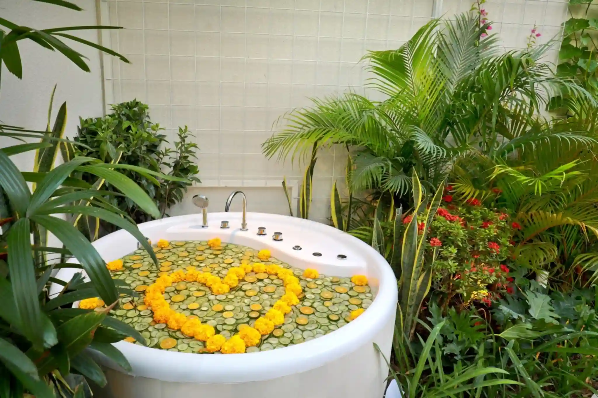 FRESH FRUIT ON JACUZZI