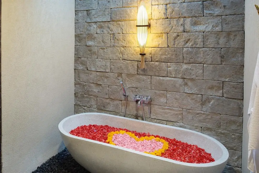 Flower Decor on Bath Tub