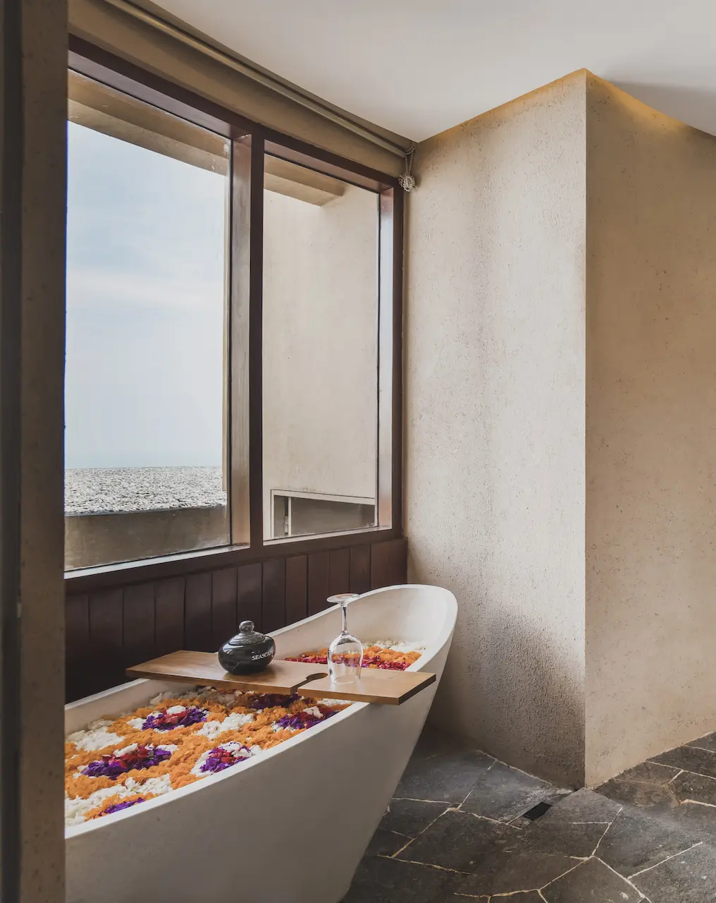 Bathtub Flower Decoration