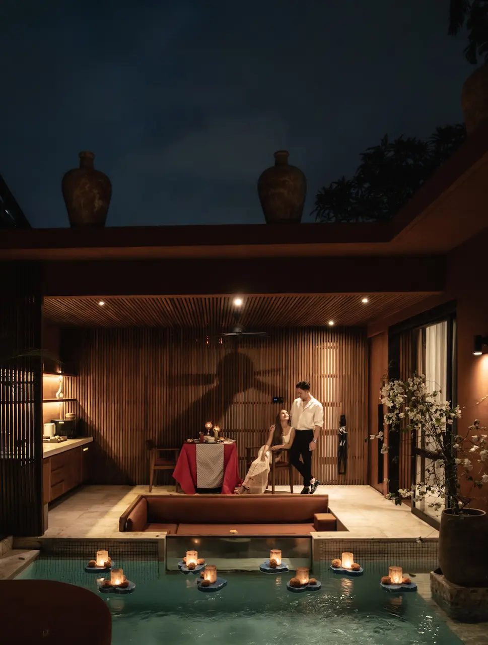 FLOATING CANDLE IN THE POOL
